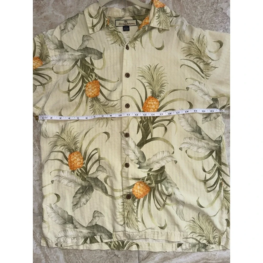 Tommy Bahama Men's Hawaiian Shirt 100% Silk‎ Pineapple Print Summer Fun Size M